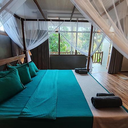 The Jungle View Hotel Mirissa Bagian luar foto