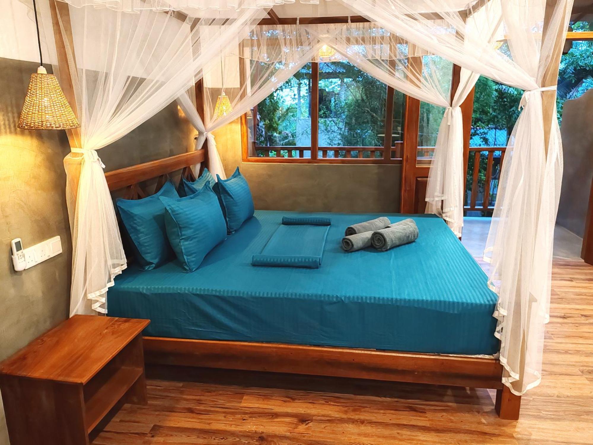 The Jungle View Hotel Mirissa Bagian luar foto