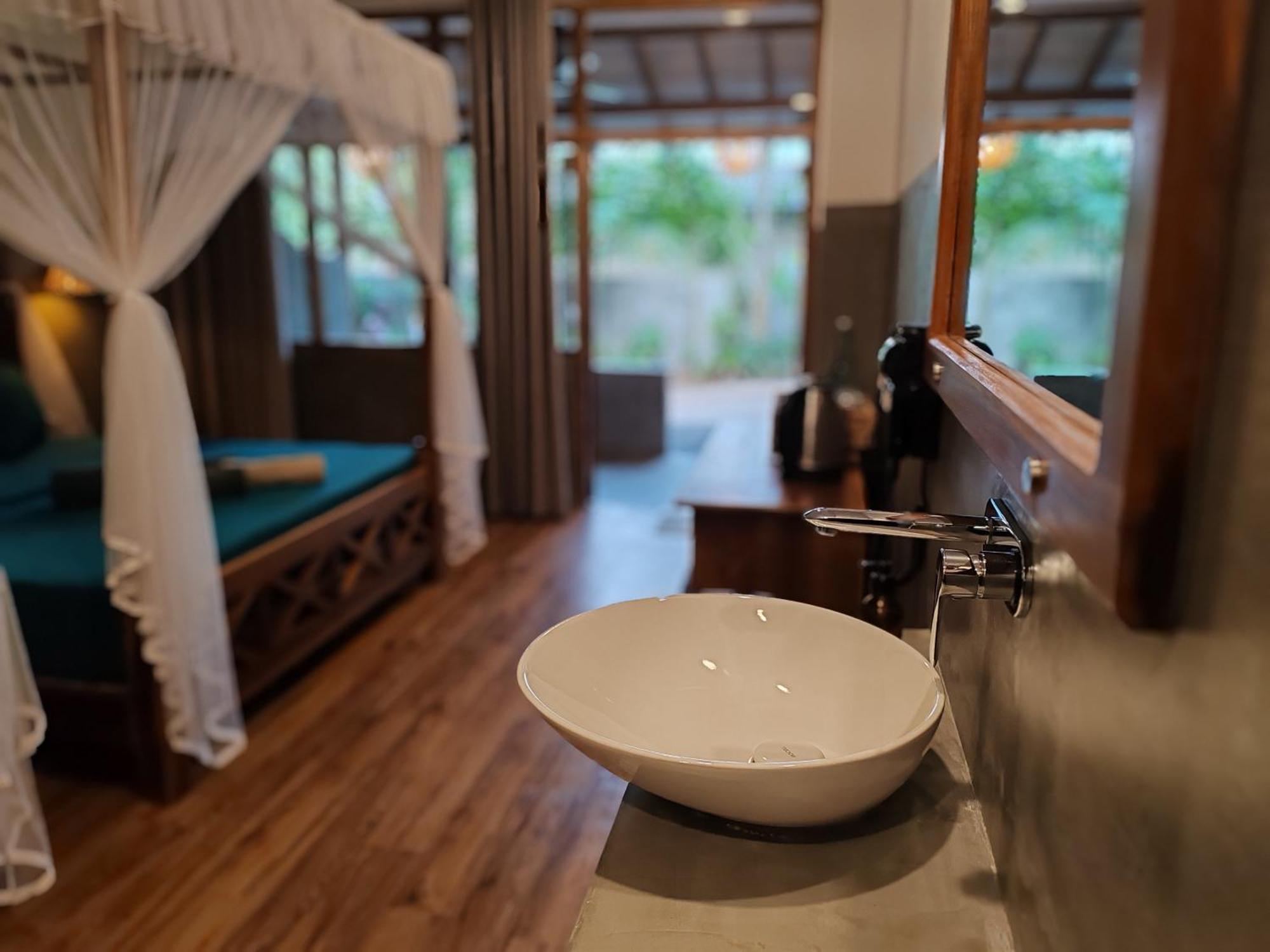 The Jungle View Hotel Mirissa Ruang foto