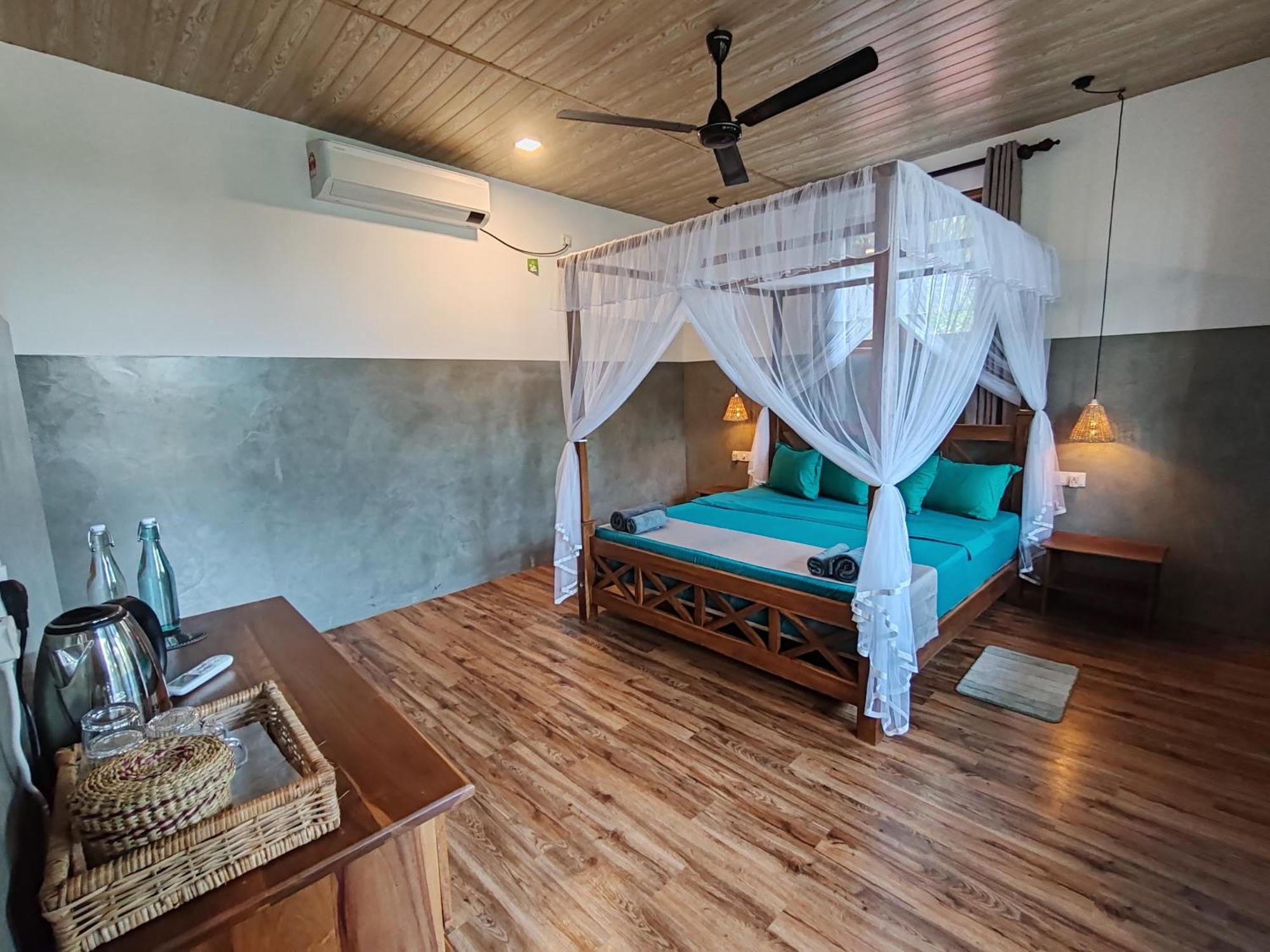 The Jungle View Hotel Mirissa Bagian luar foto